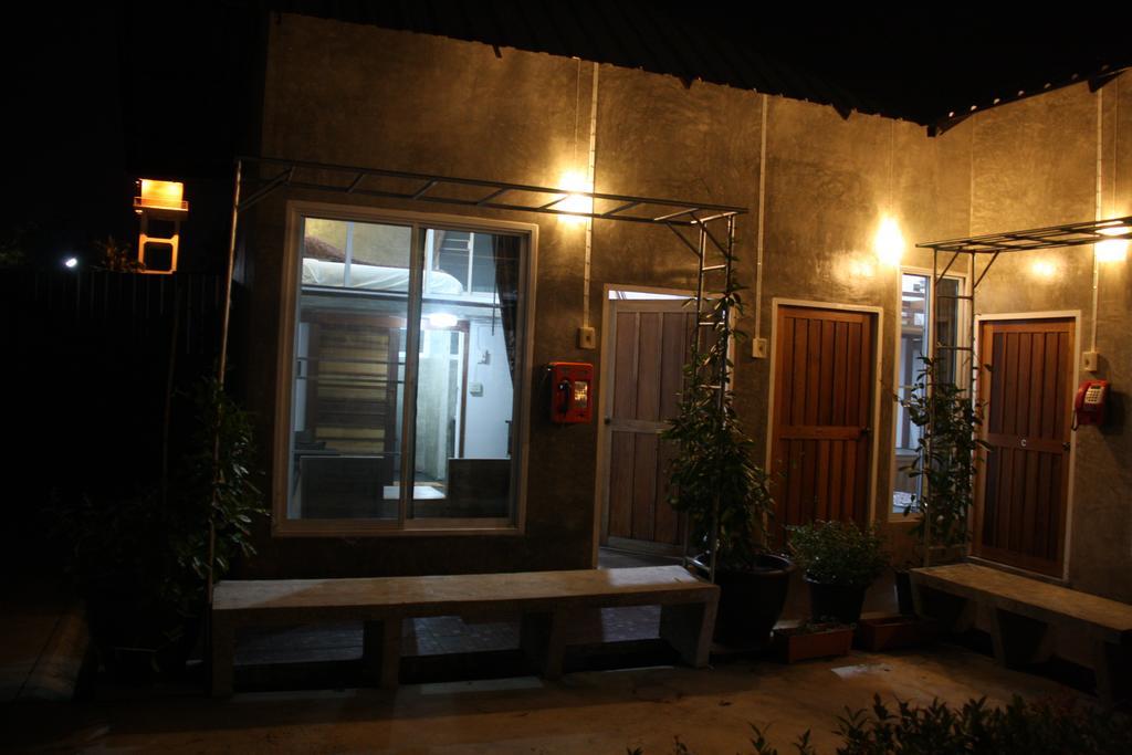 Zan Pla Nade Guesthouse Chiang Rai Oda fotoğraf